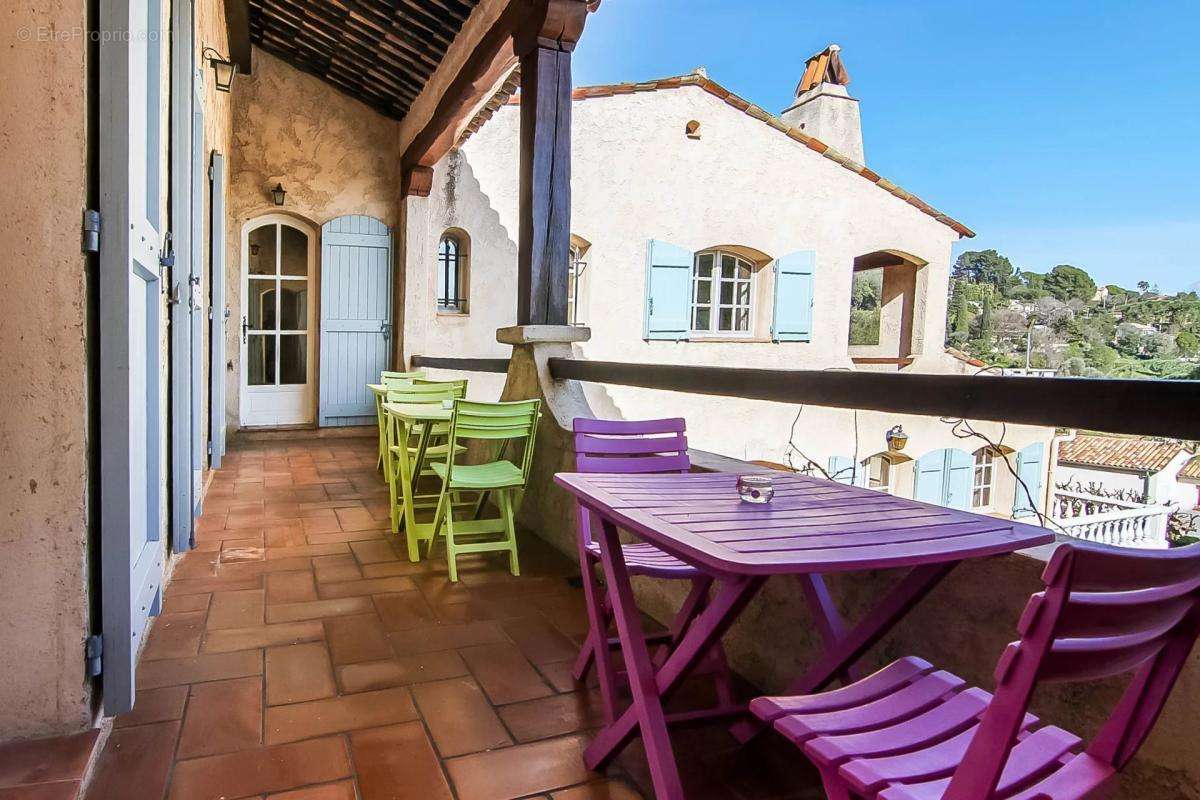 Maison à MOUGINS