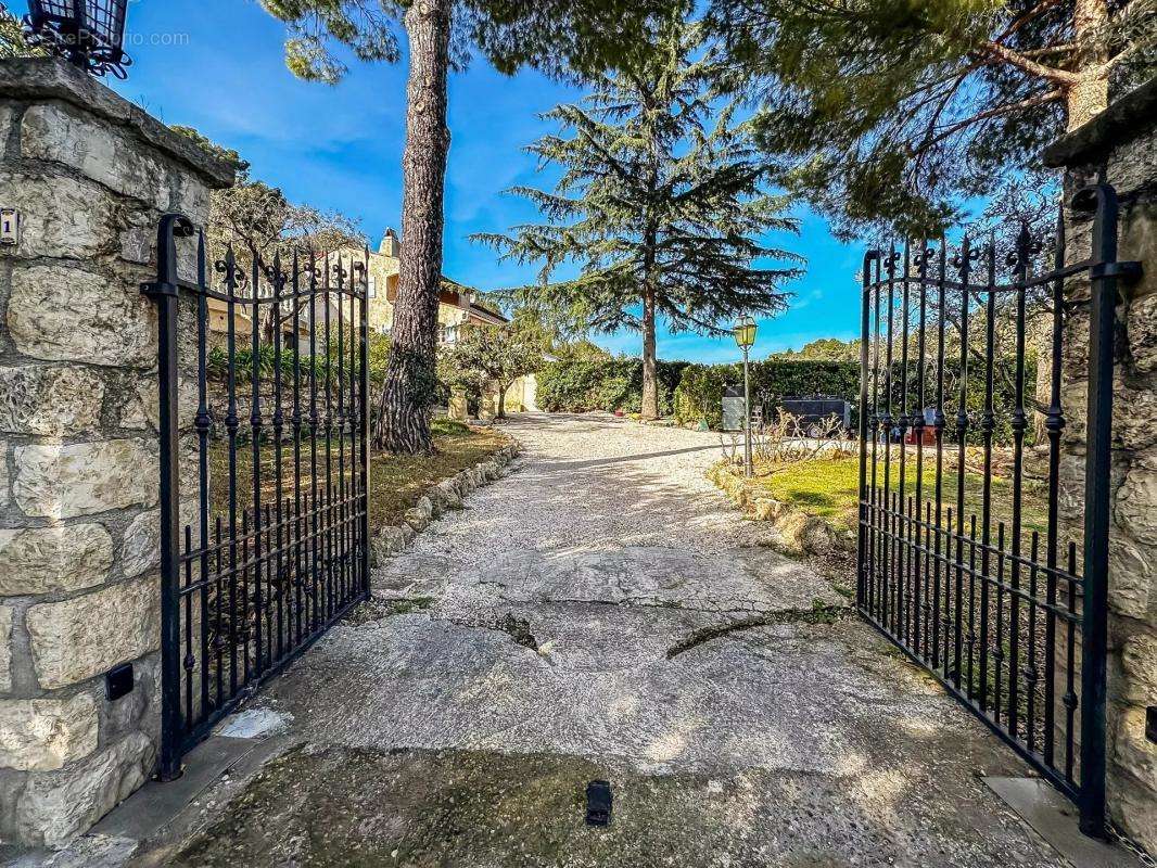 Maison à MOUGINS