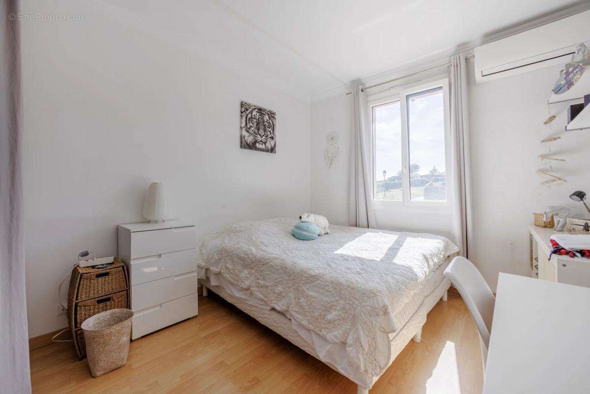 Appartement à VILLENEUVE-LOUBET