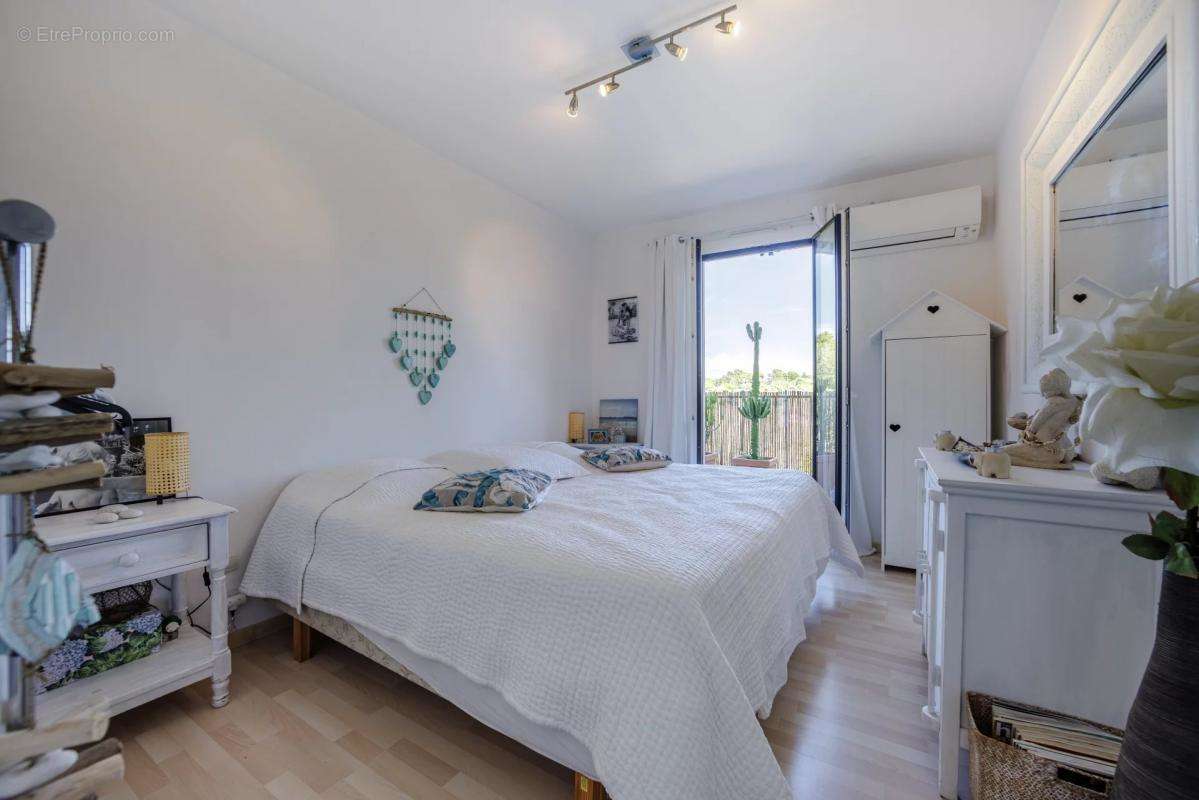 Appartement à VILLENEUVE-LOUBET