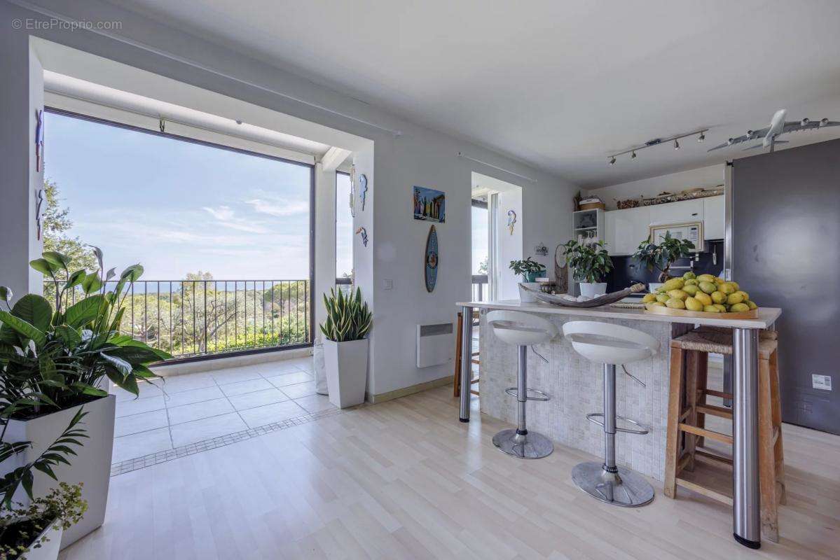 Appartement à VILLENEUVE-LOUBET