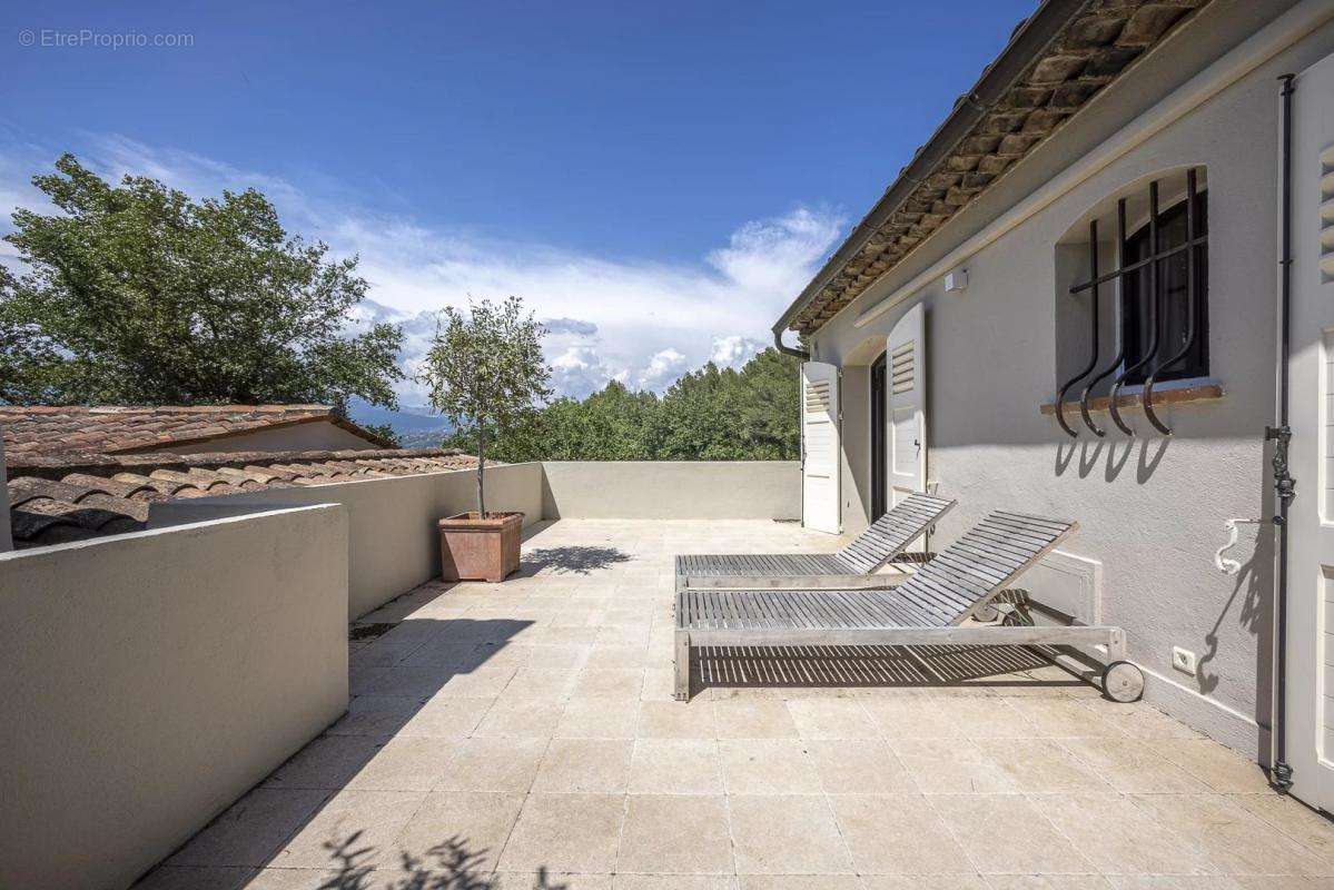 Maison à MOUGINS