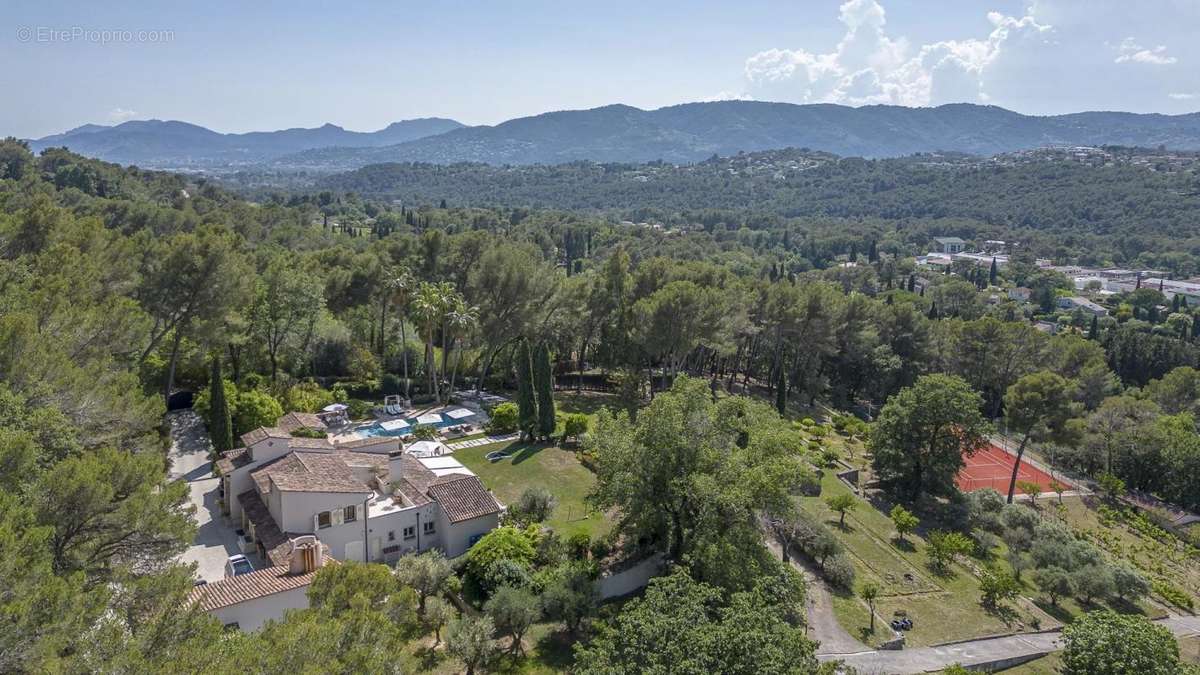 Maison à MOUGINS