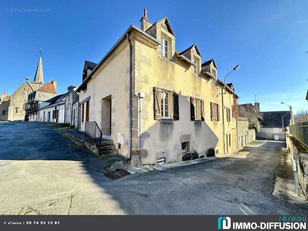 Maison à BOUSSAC