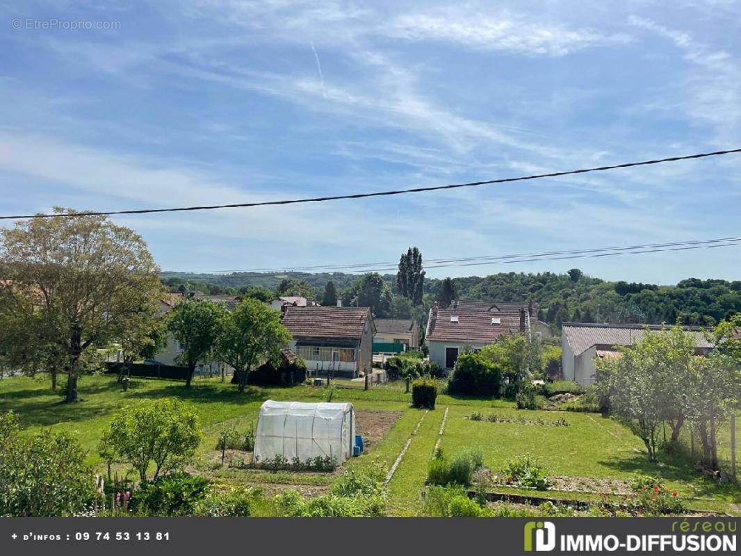 Terrain à AIXE-SUR-VIENNE