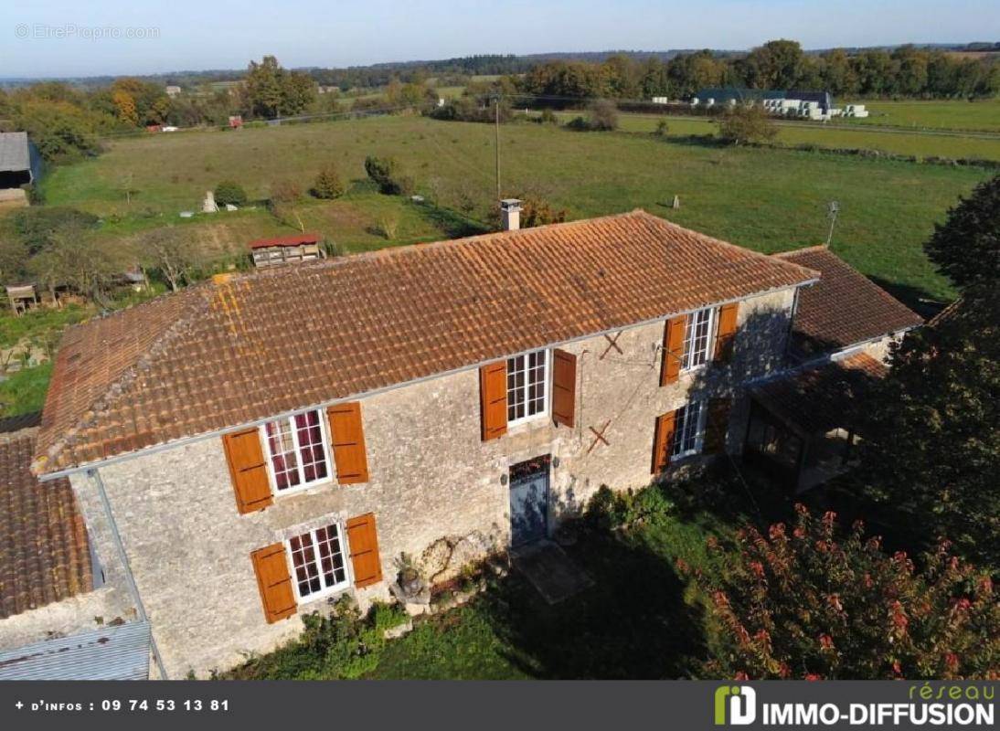 Maison à VERTEUIL-SUR-CHARENTE