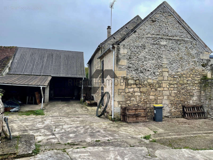 Maison à ANGICOURT