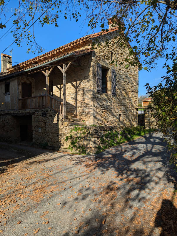 Maison à SAINT-JEAN-LESPINASSE