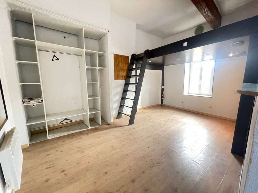 Appartement à VIAS