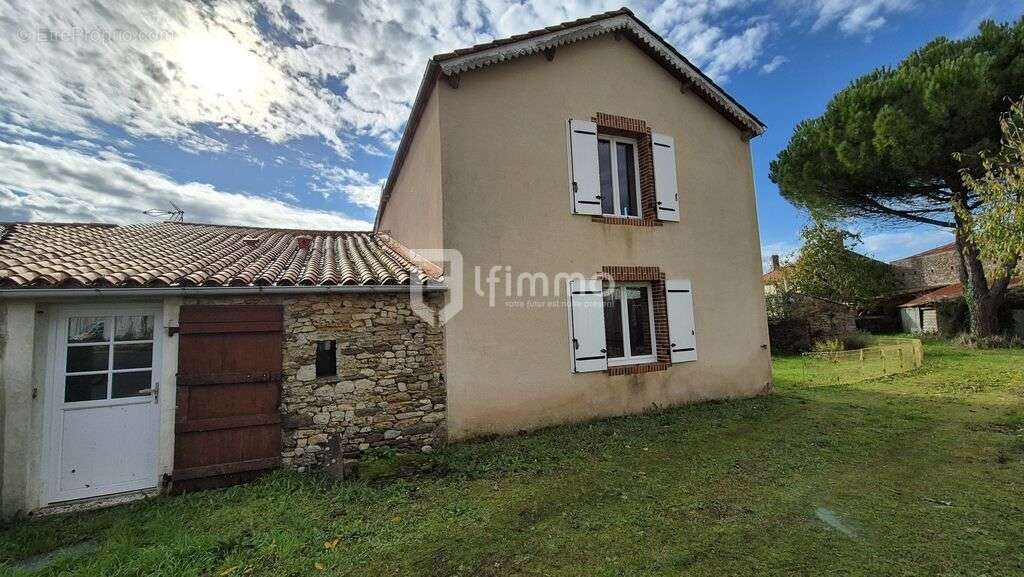 Maison à MAREUIL-SUR-LAY-DISSAIS