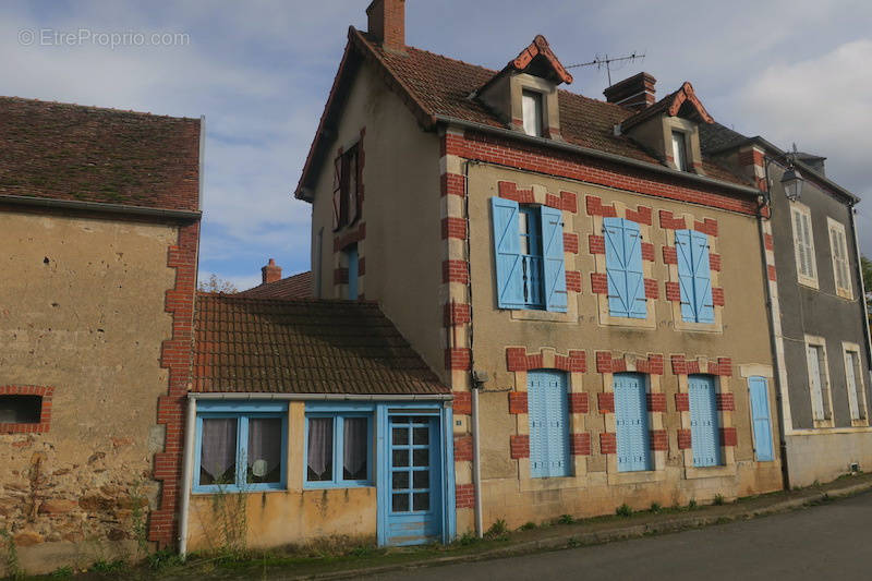 Maison à SAINT-DESIRE