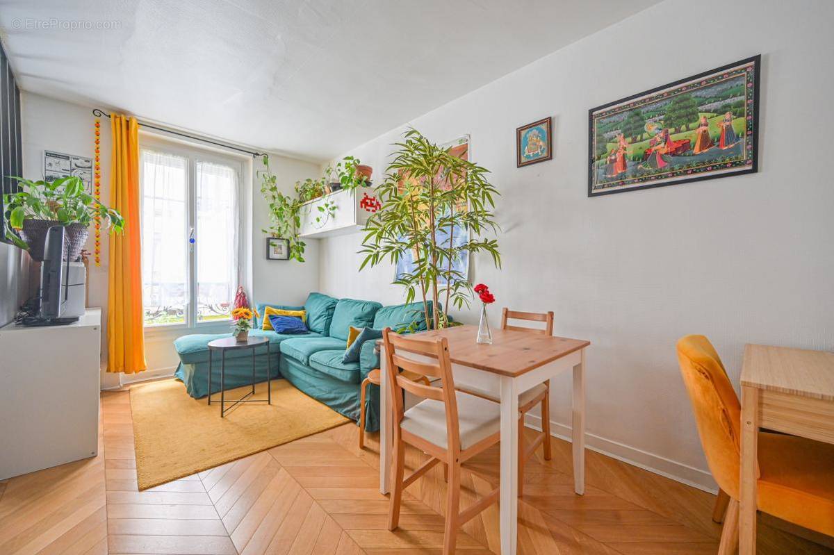 Appartement à PARIS-18E