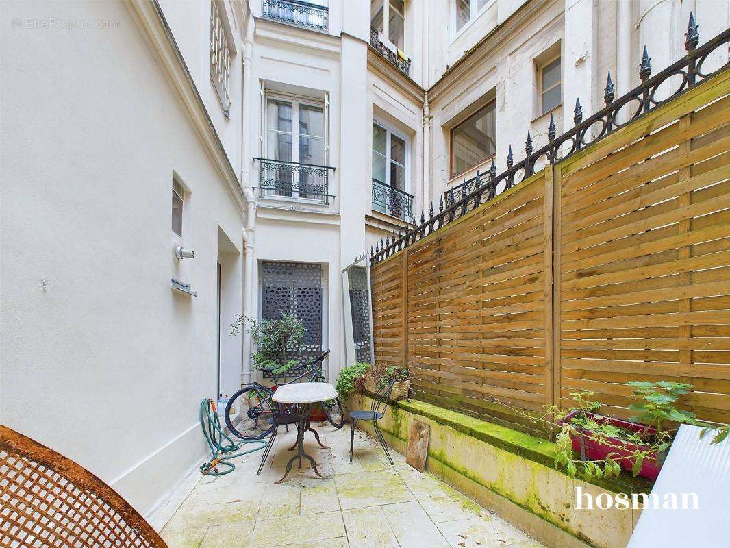 Appartement à PARIS-17E