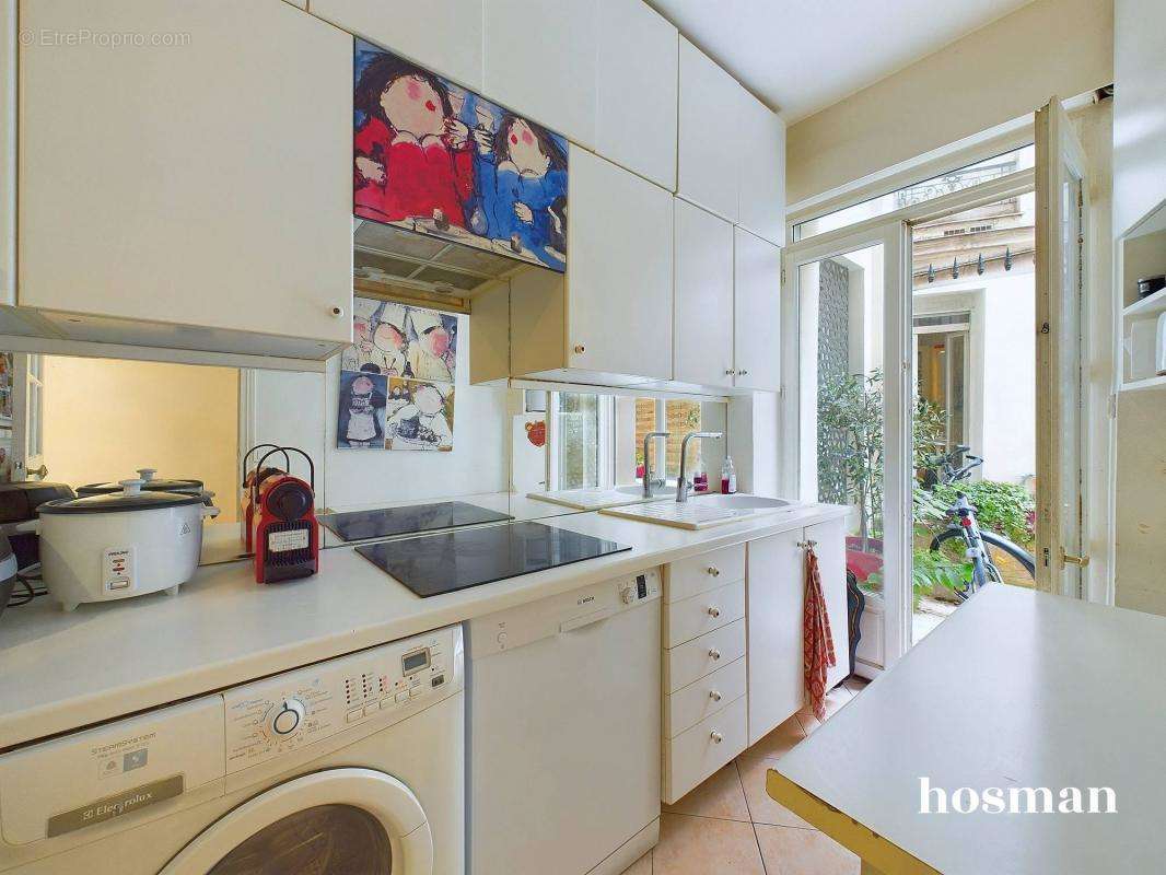 Appartement à PARIS-17E