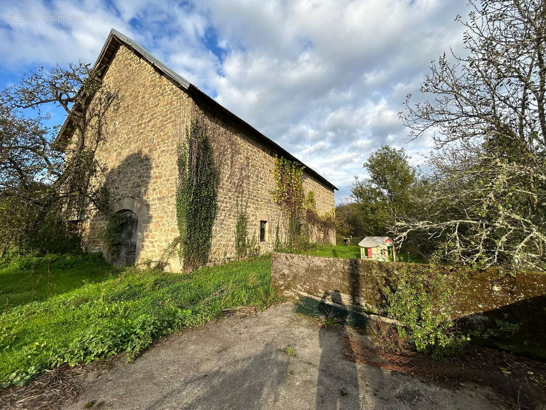 Maison à CORREZE