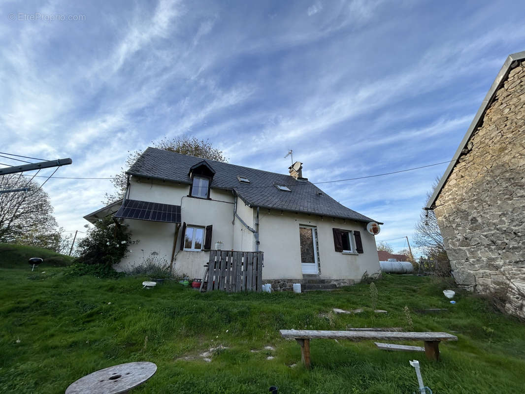 Maison à CORREZE