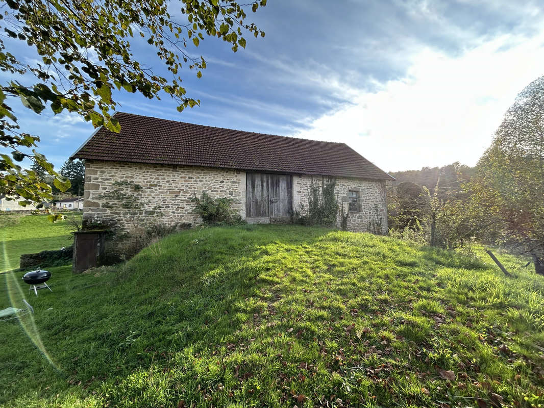 Maison à CORREZE