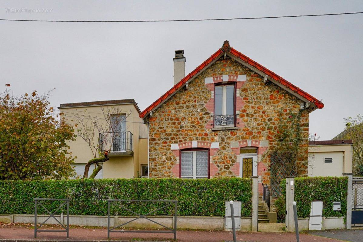 Maison à JUVISY-SUR-ORGE