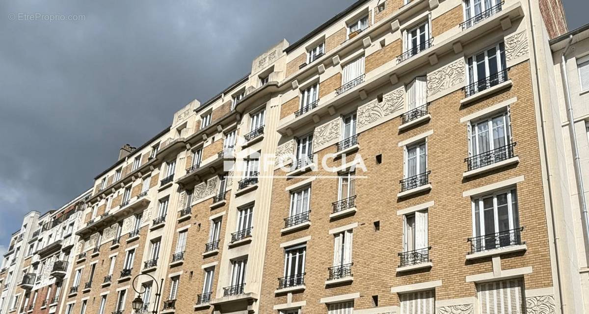 Appartement à LA GARENNE-COLOMBES