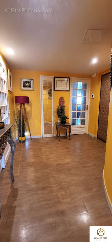 Appartement à MARSEILLE-6E