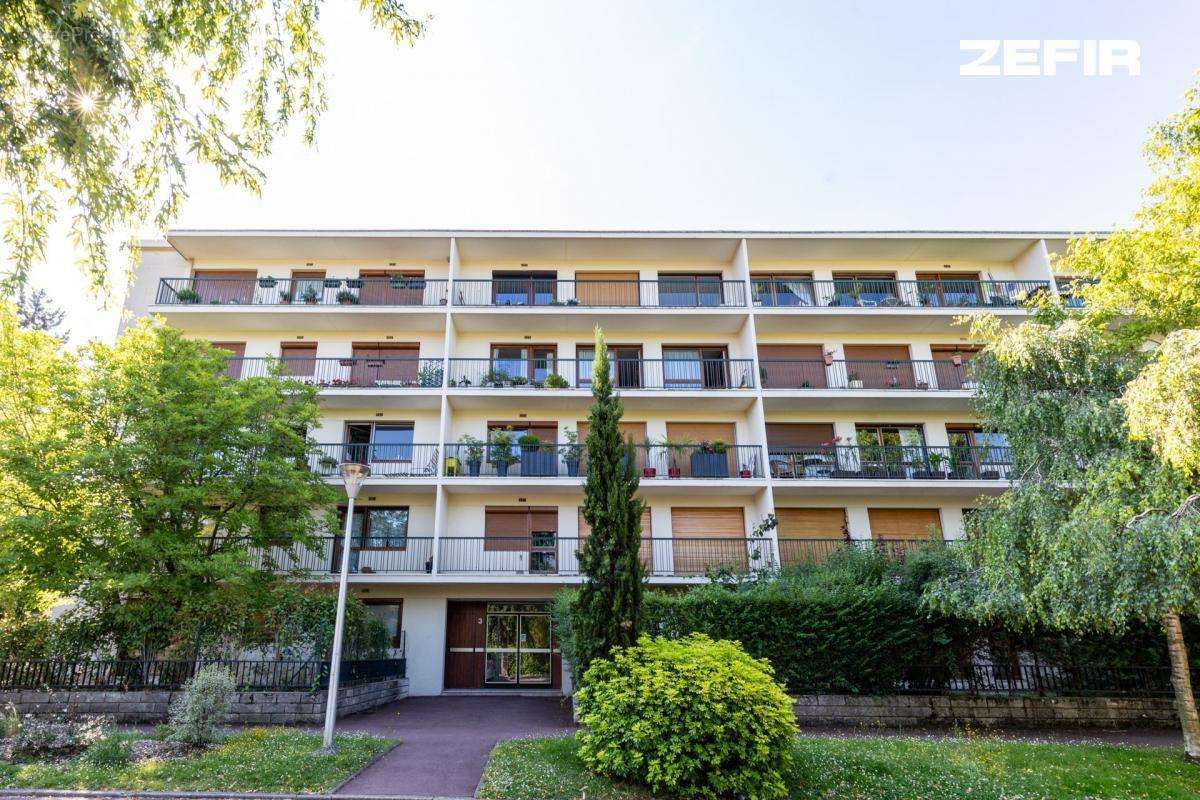 Appartement à FONTENAY-SOUS-BOIS