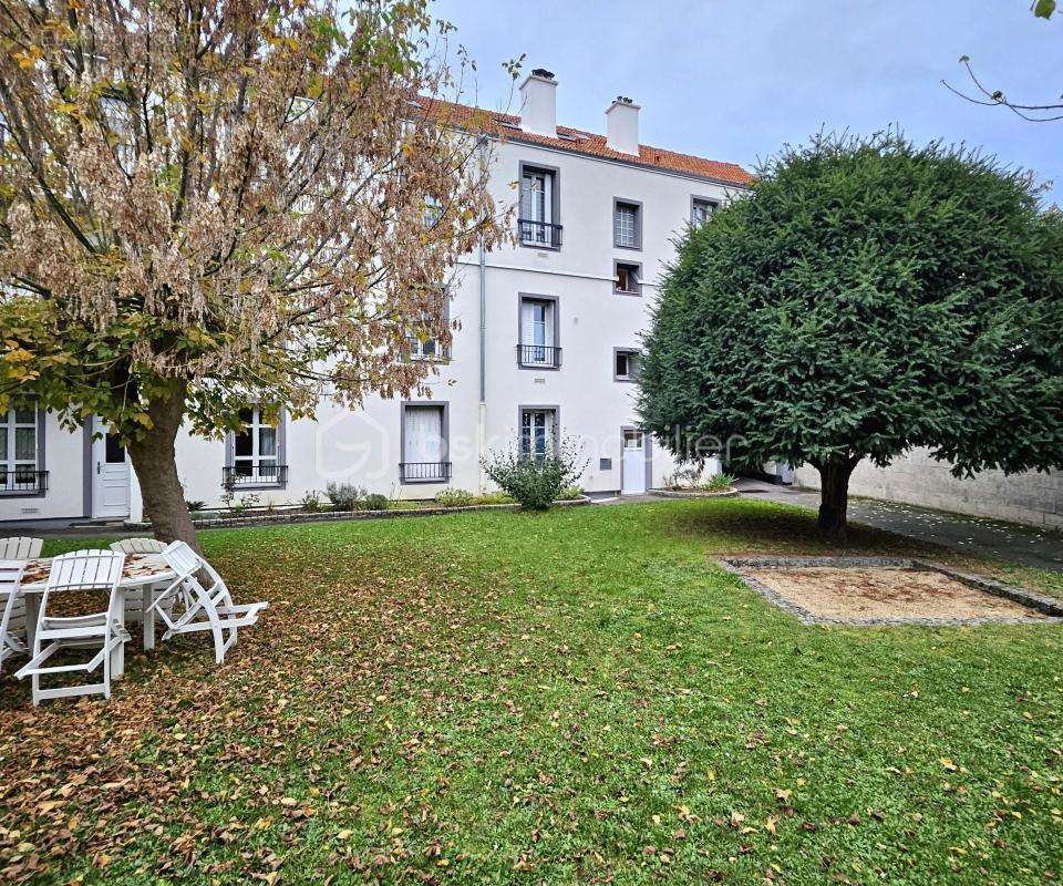 Appartement à SAINT-MAUR-DES-FOSSES