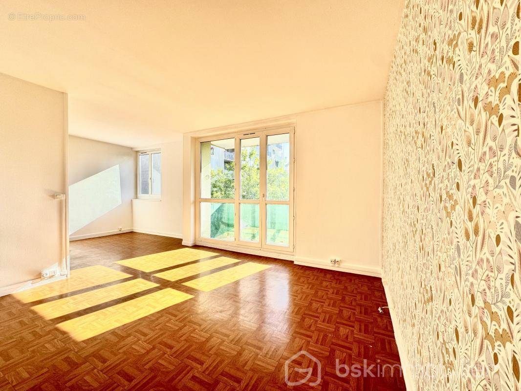 Appartement à ROSNY-SOUS-BOIS