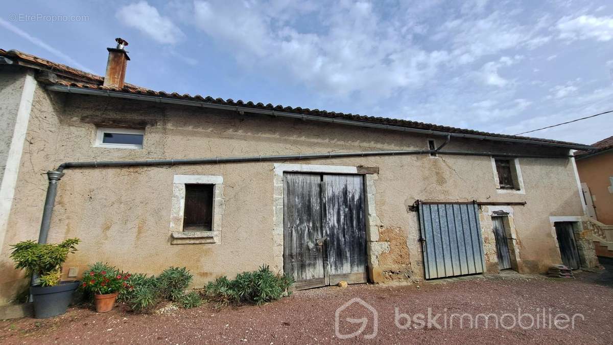 Maison à SAINT-ASTIER