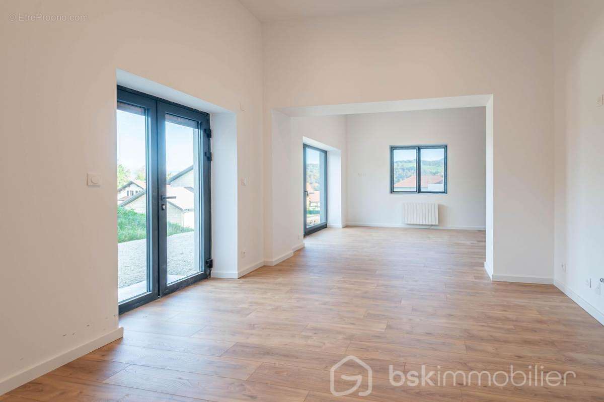 Appartement à SAINT-MARTIN-BELLEVUE