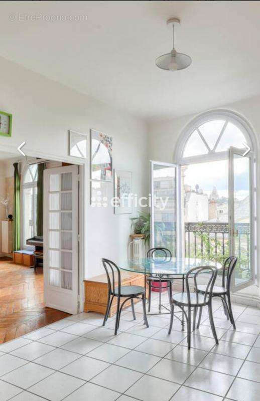 Appartement à PARIS-2E