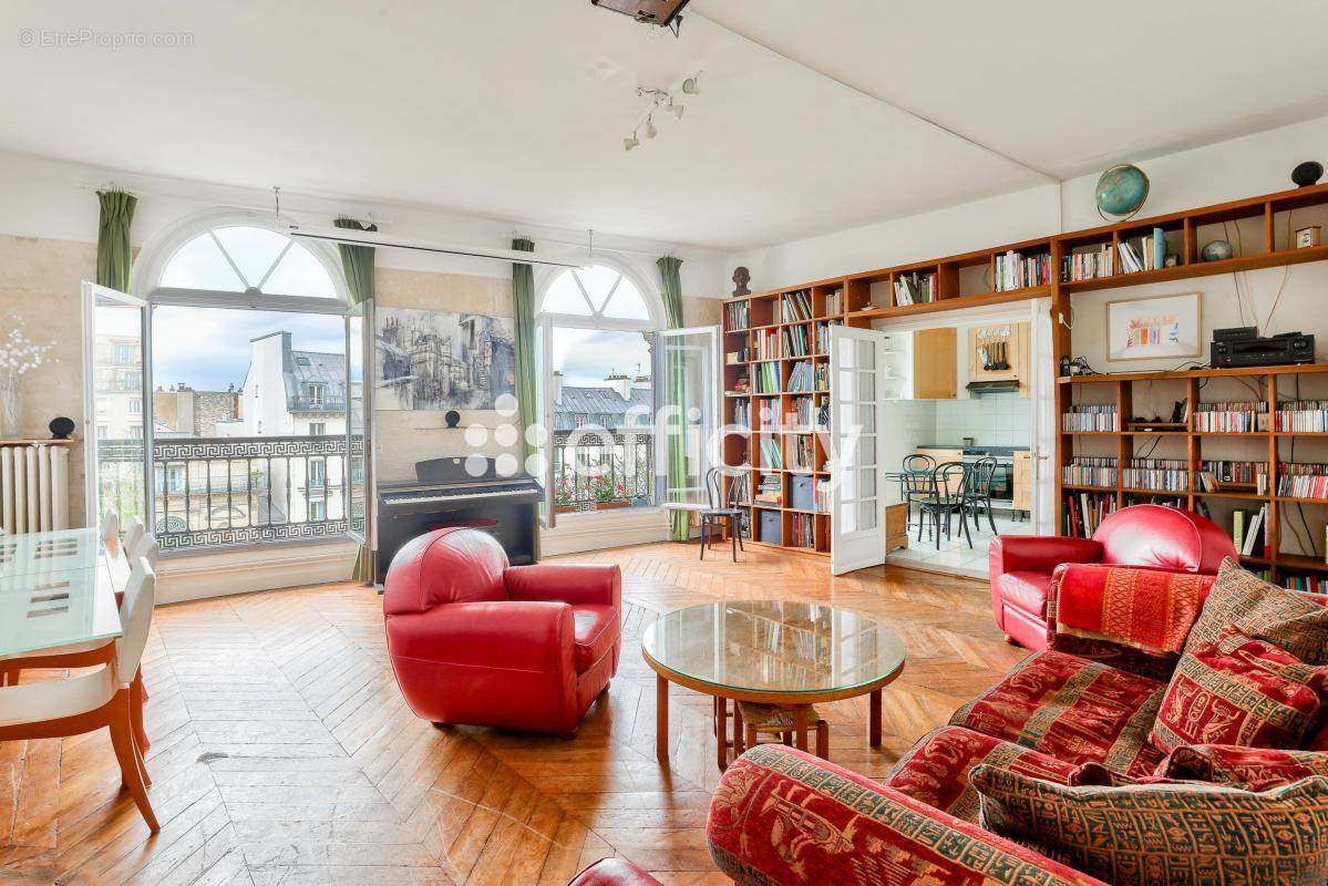 Appartement à PARIS-2E