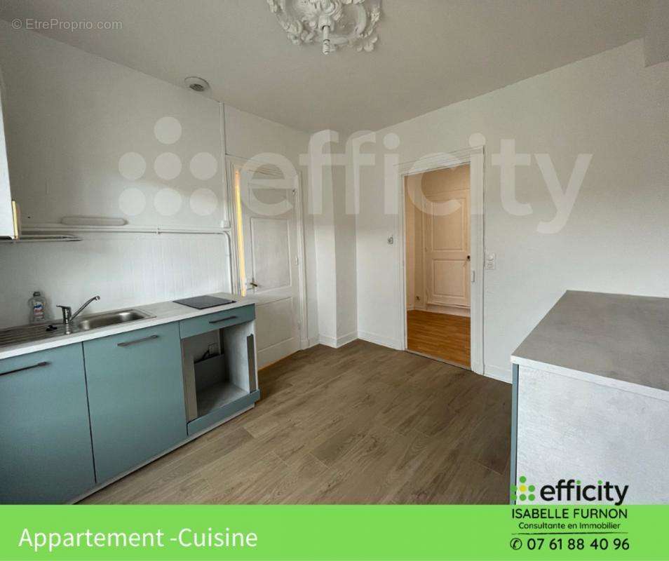 Appartement à CHAZELLES-SUR-LYON