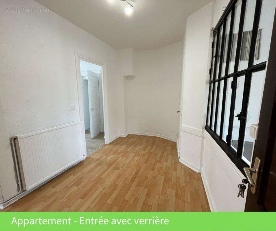 Appartement à CHAZELLES-SUR-LYON