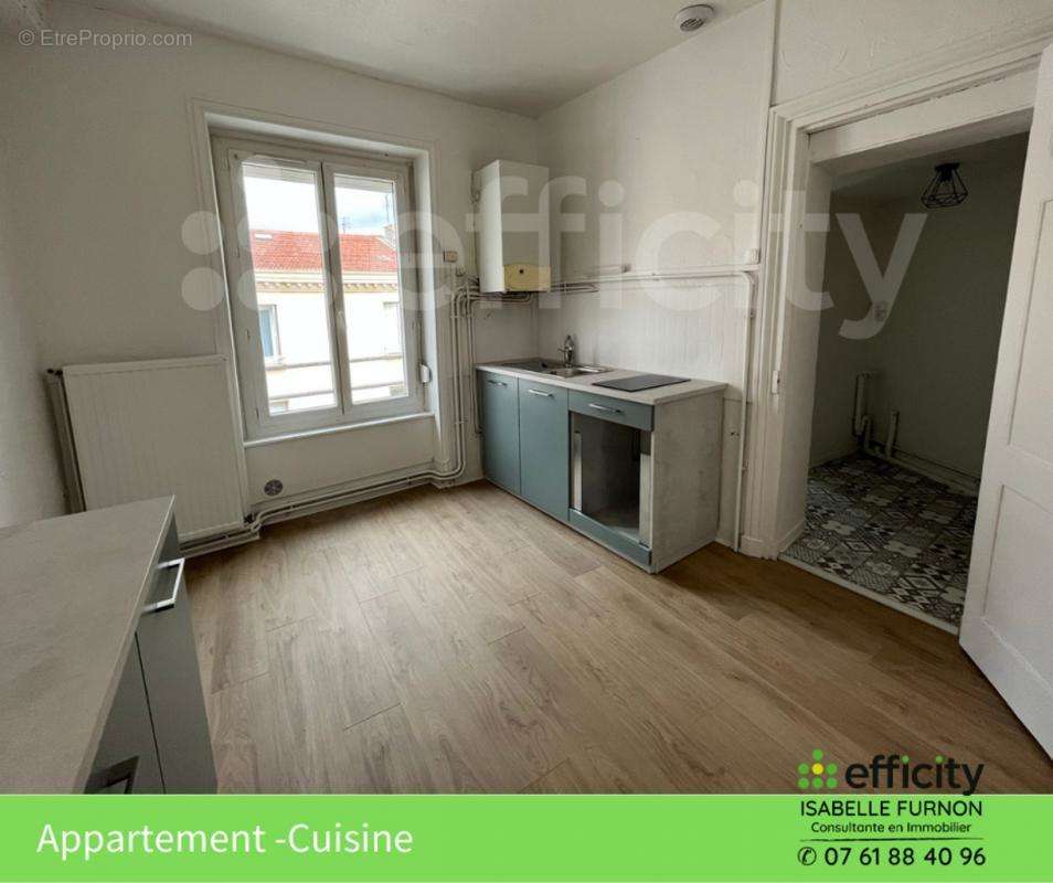 Appartement à CHAZELLES-SUR-LYON