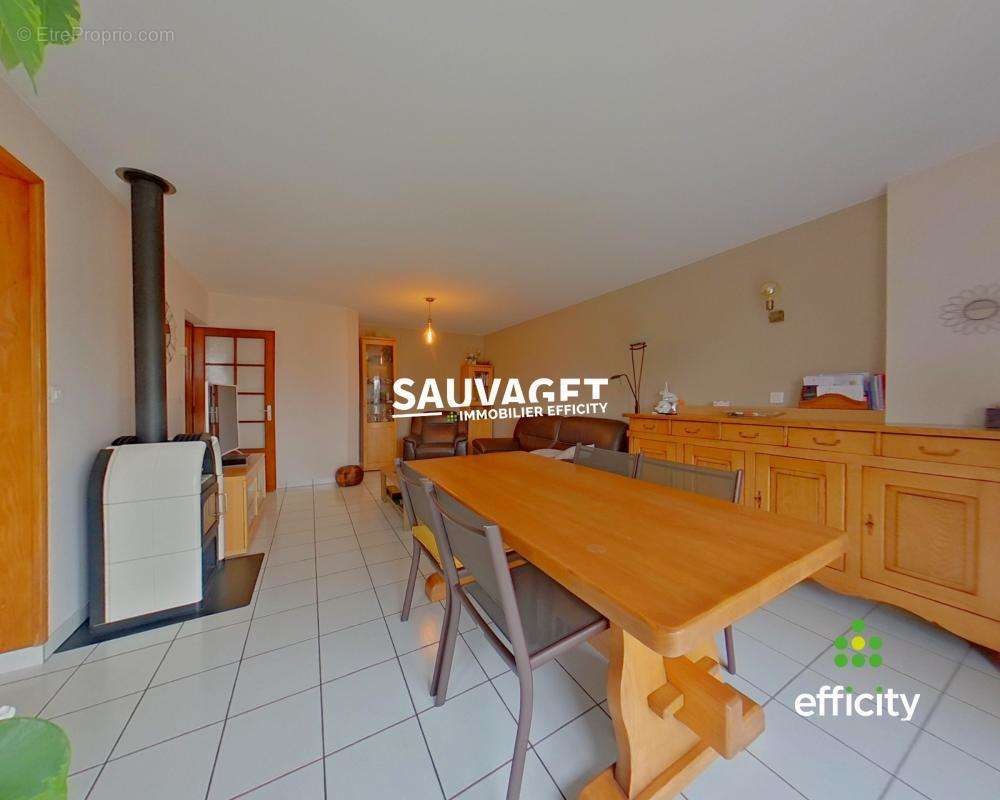 Appartement à REIGNIER