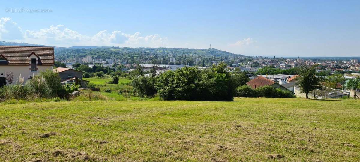 Terrain à VICHY