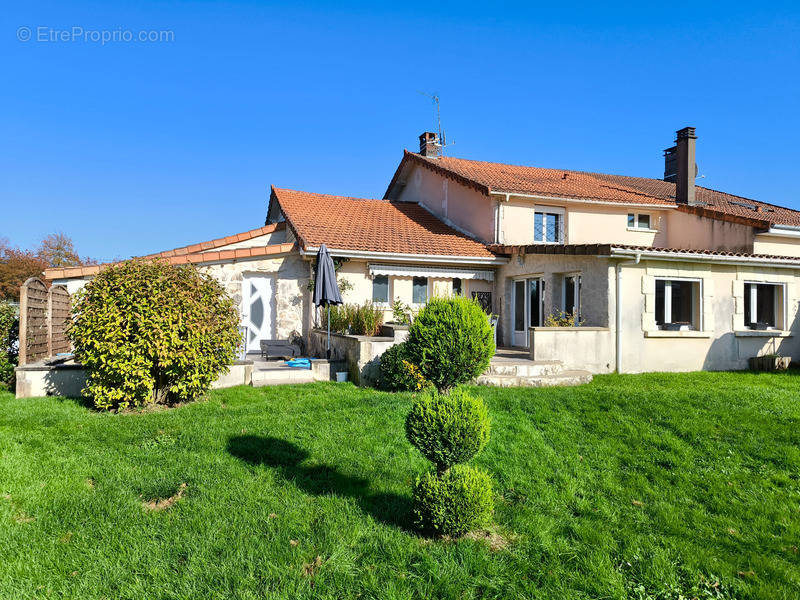 Maison à MAZIERES