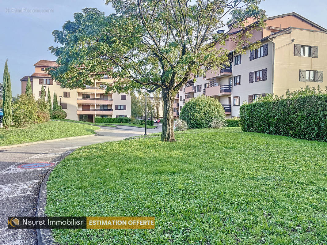 Appartement à SAINT-GENIS-LAVAL