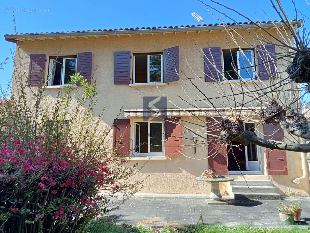 Maison à SAINT-GEORGES-LES-BAINS