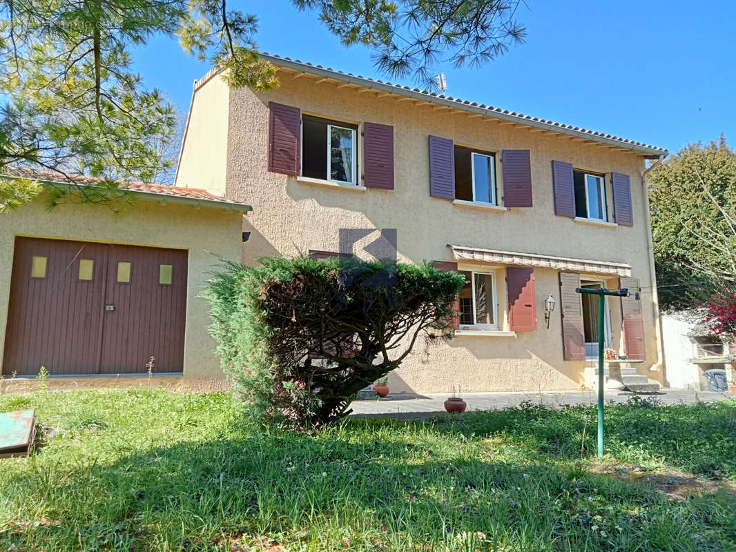 Maison à SAINT-GEORGES-LES-BAINS