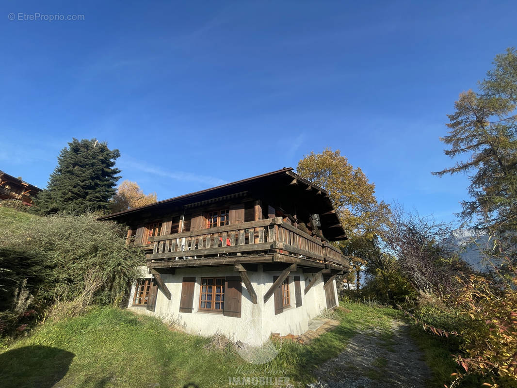 Maison à COMBLOUX