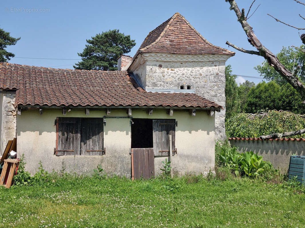 Maison à SEGONZAC