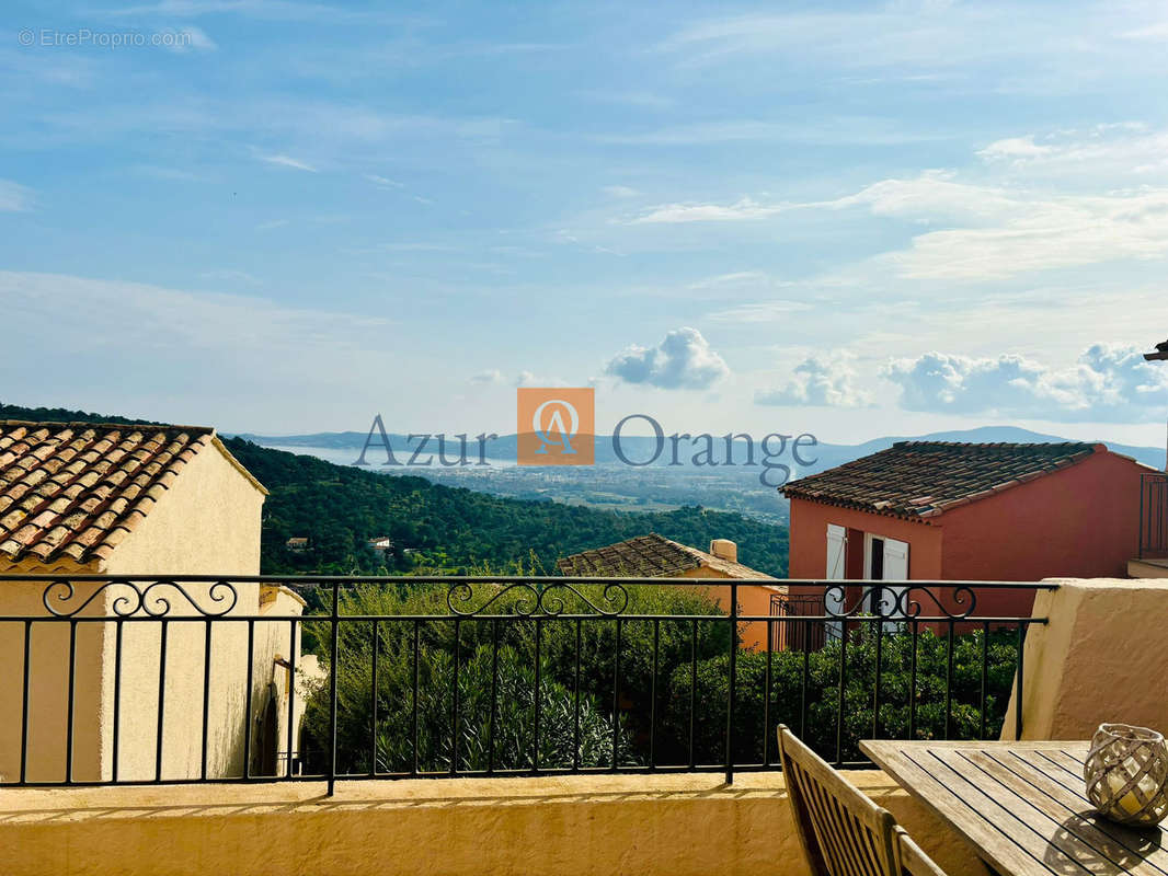 Appartement à GRIMAUD