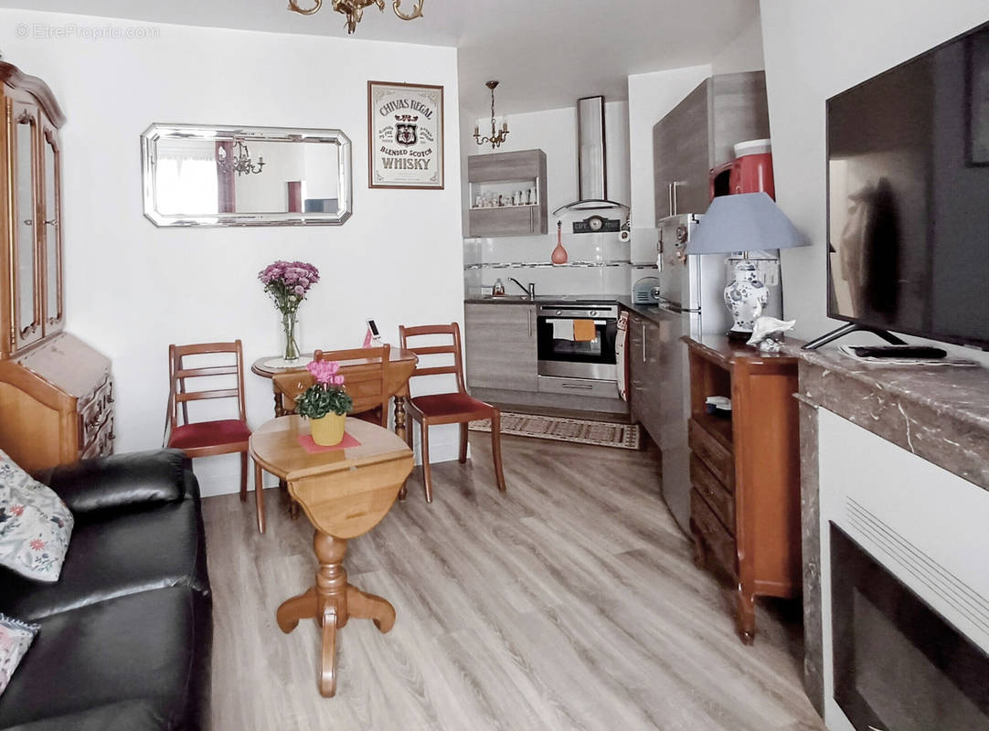 Appartement à PARIS-18E