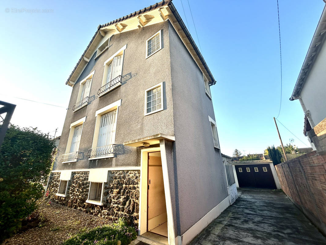 Maison à LE BLANC-MESNIL