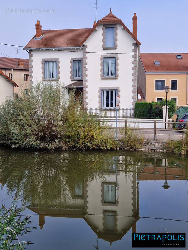 Maison à PARAY-LE-MONIAL