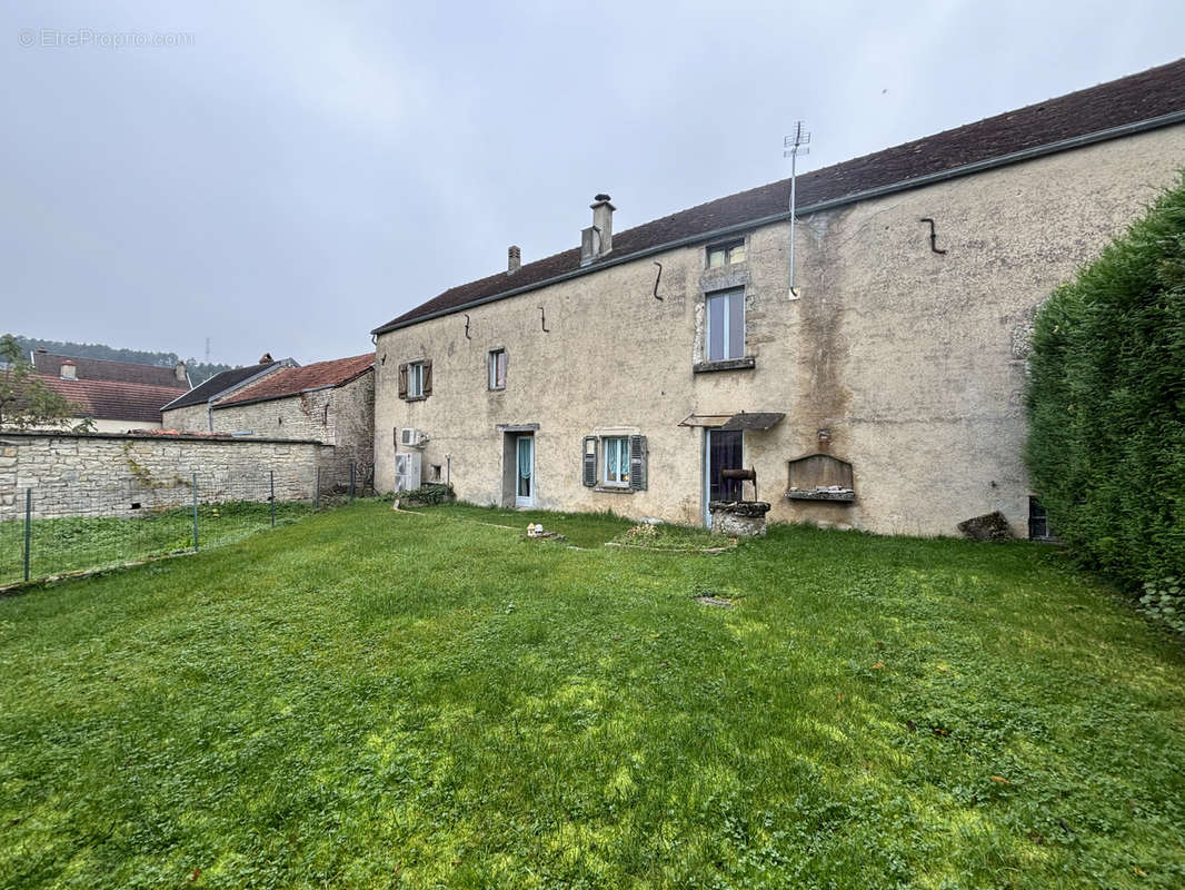 Maison à STIGNY