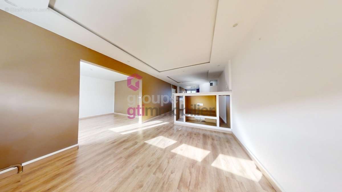 Appartement à SAINT-ETIENNE