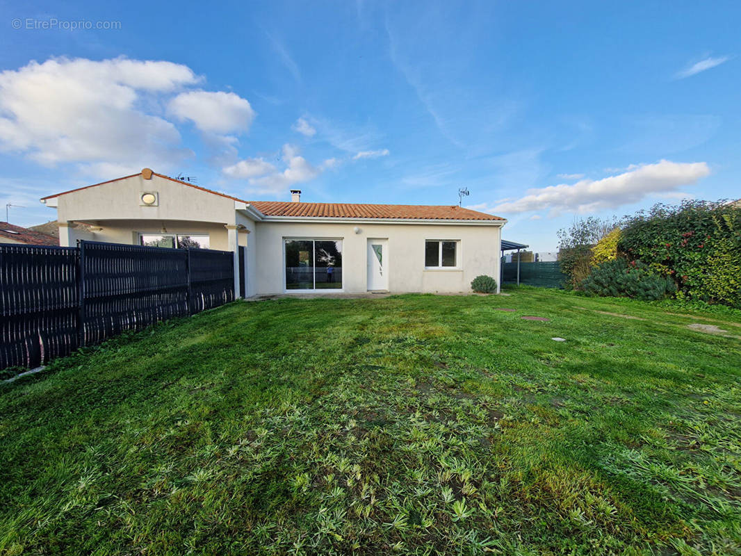 Maison à SURGERES