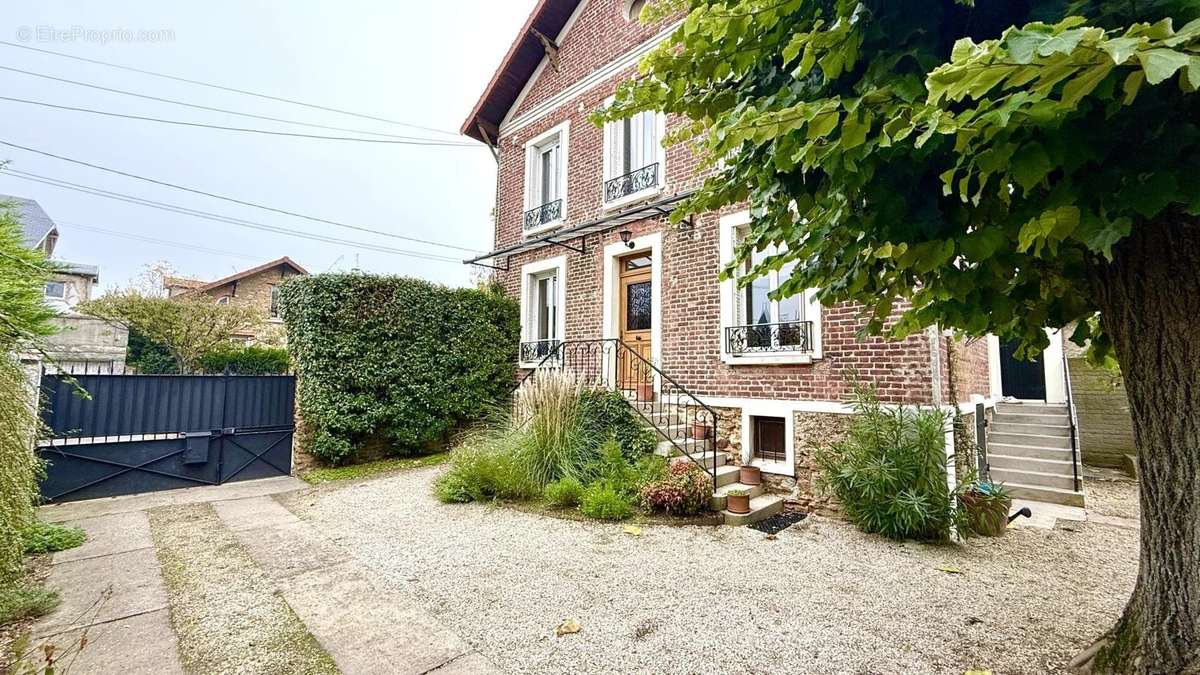 Maison à CLICHY-SOUS-BOIS